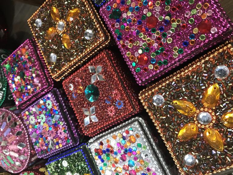 キラキラボックス