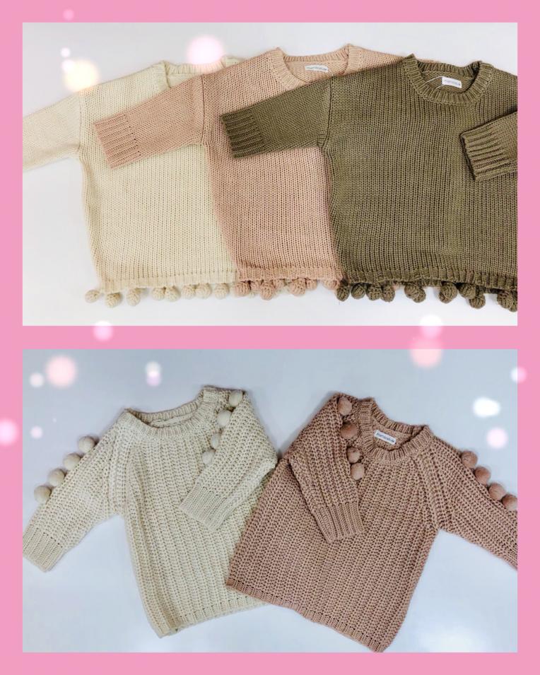 耳つきの後はポンポン付きニット