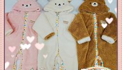 ボアカバーオールはフードが可愛い